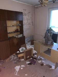 Doszczętna dewastacja mieszkania